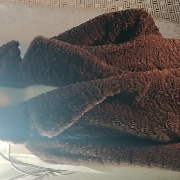 So Soft So Soft So Soft! You won't want to take it off - Picture 2 of 11